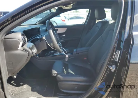 2019 Mercedes-Benz A 220 z USA, uszkodzony, nr VIN WDD3G4EB0KW032494